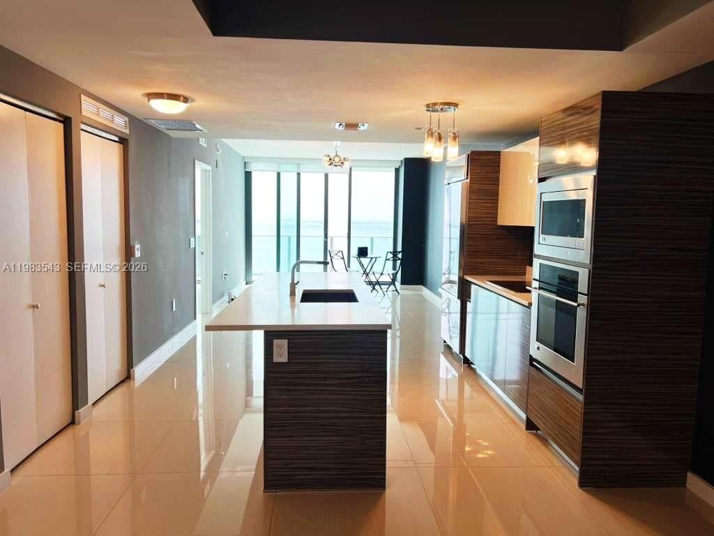 460 NE 28th St # 1407, Miami FL 33137 — 12