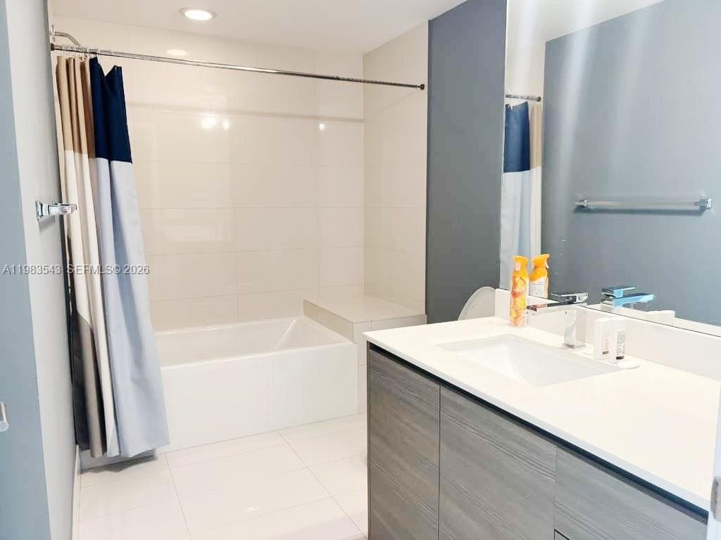 460 NE 28th St # 1407, Miami FL 33137 — 28