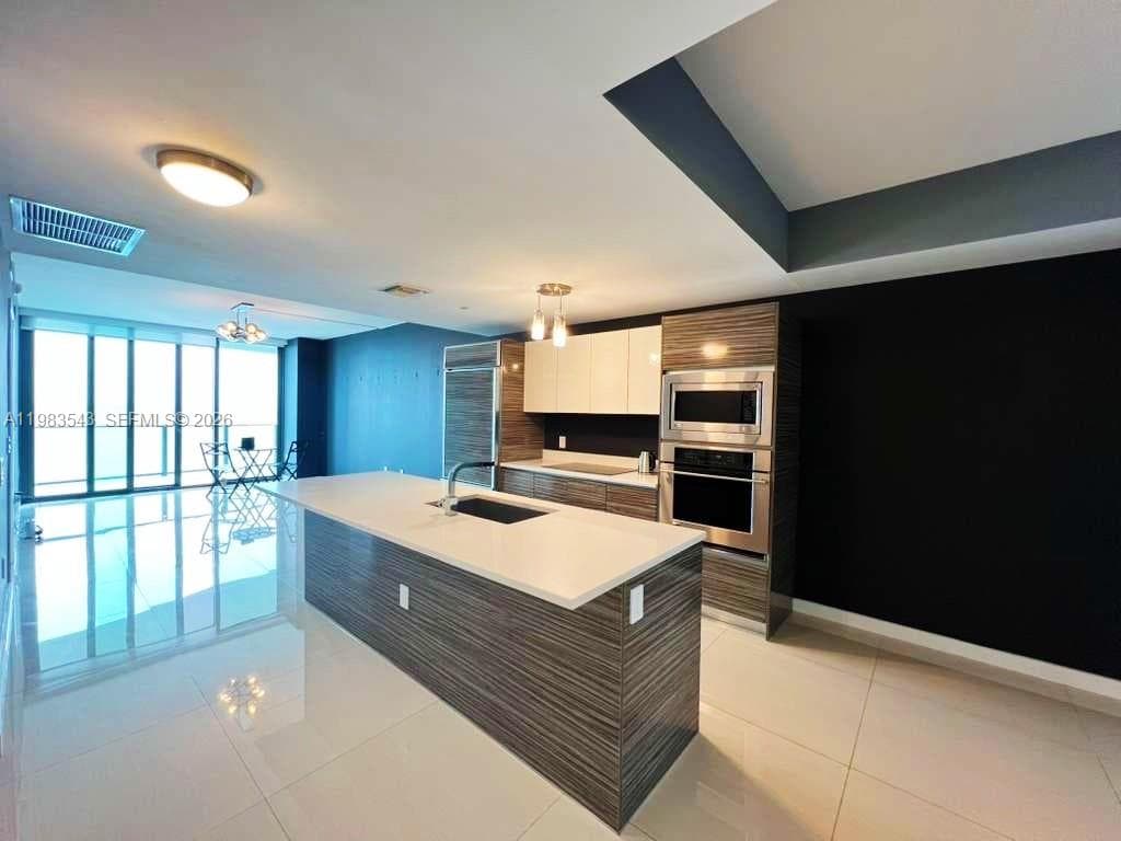 460 NE 28th St # 1407, Miami FL 33137 — 10