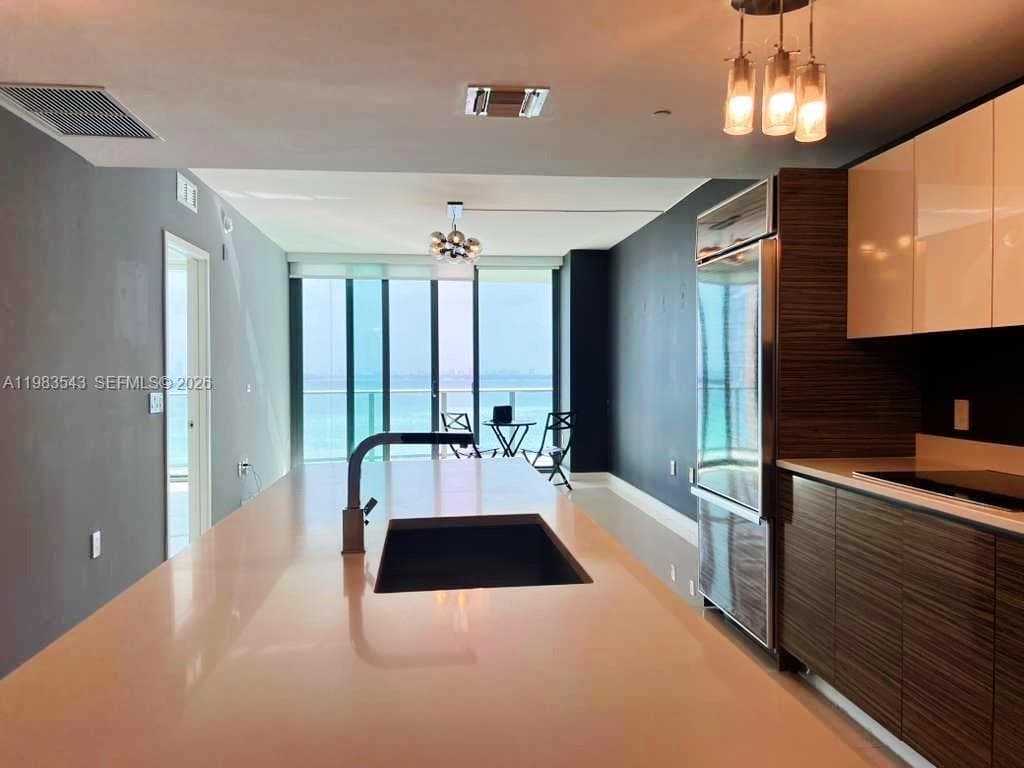 460 NE 28th St # 1407, Miami FL 33137 — 11