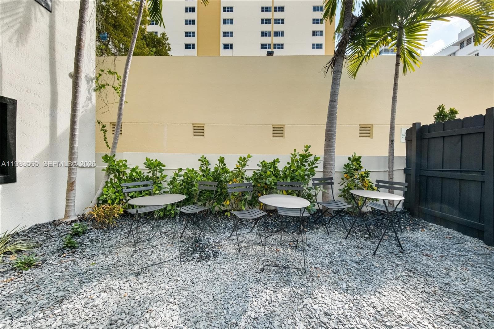 237 38th St # 4, Miami Beach FL 33140 — 23