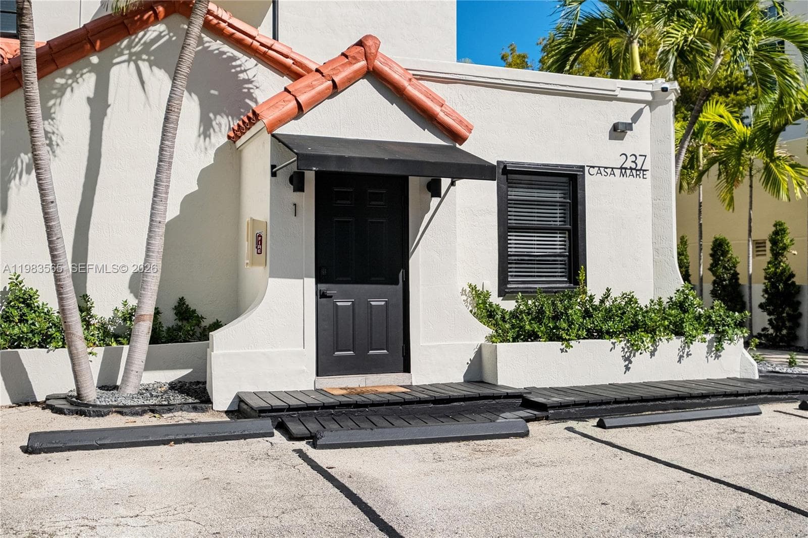 237 38th St # 4, Miami Beach FL 33140 — 26