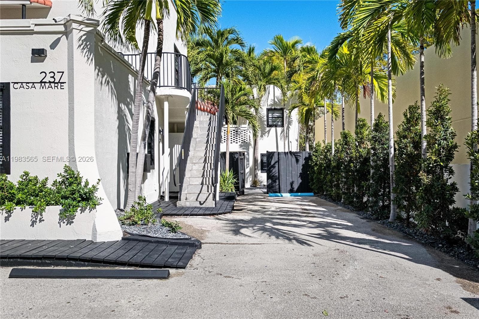 237 38th St # 4, Miami Beach FL 33140 — 22