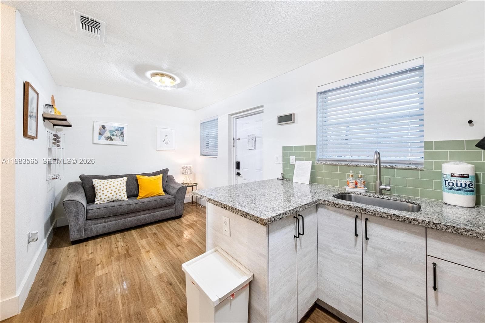 237 38th St # 4, Miami Beach FL 33140 — 7