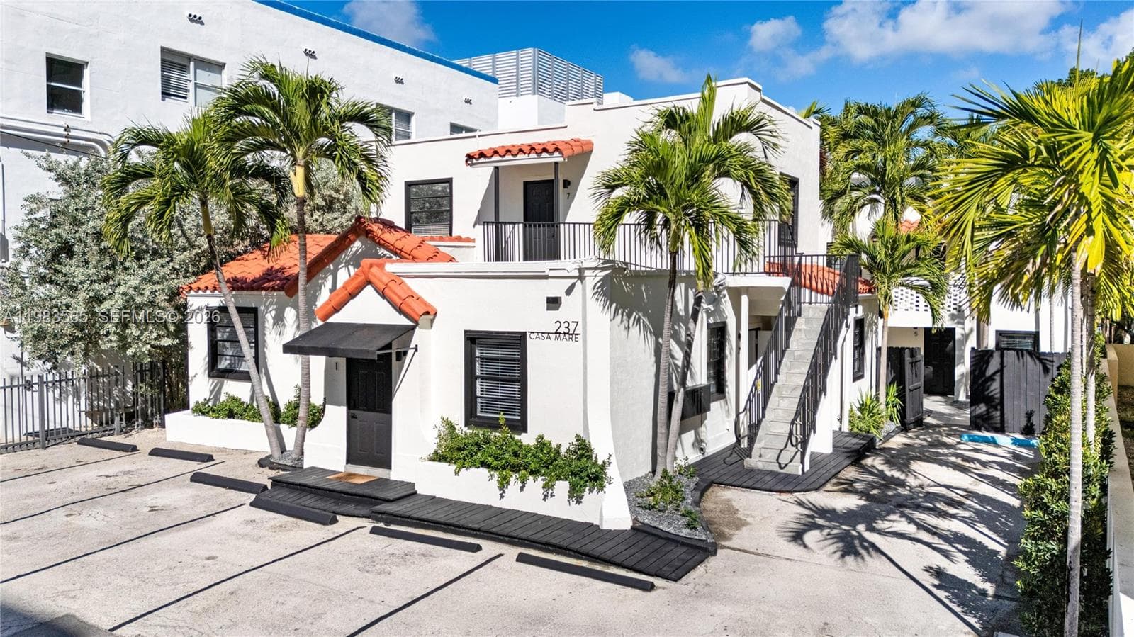 237 38th St # 4, Miami Beach FL 33140 — 24