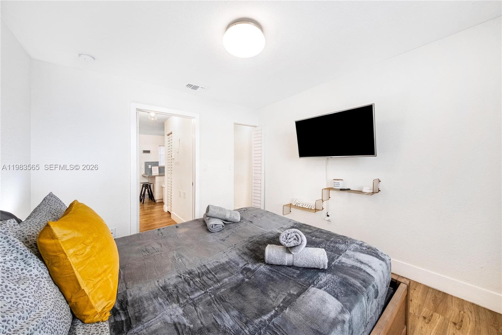 237 38th St # 4, Miami Beach FL 33140 — 10