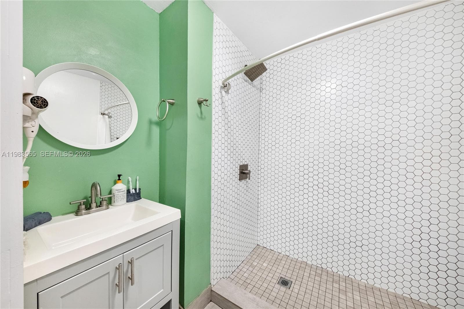 237 38th St # 4, Miami Beach FL 33140 — 14