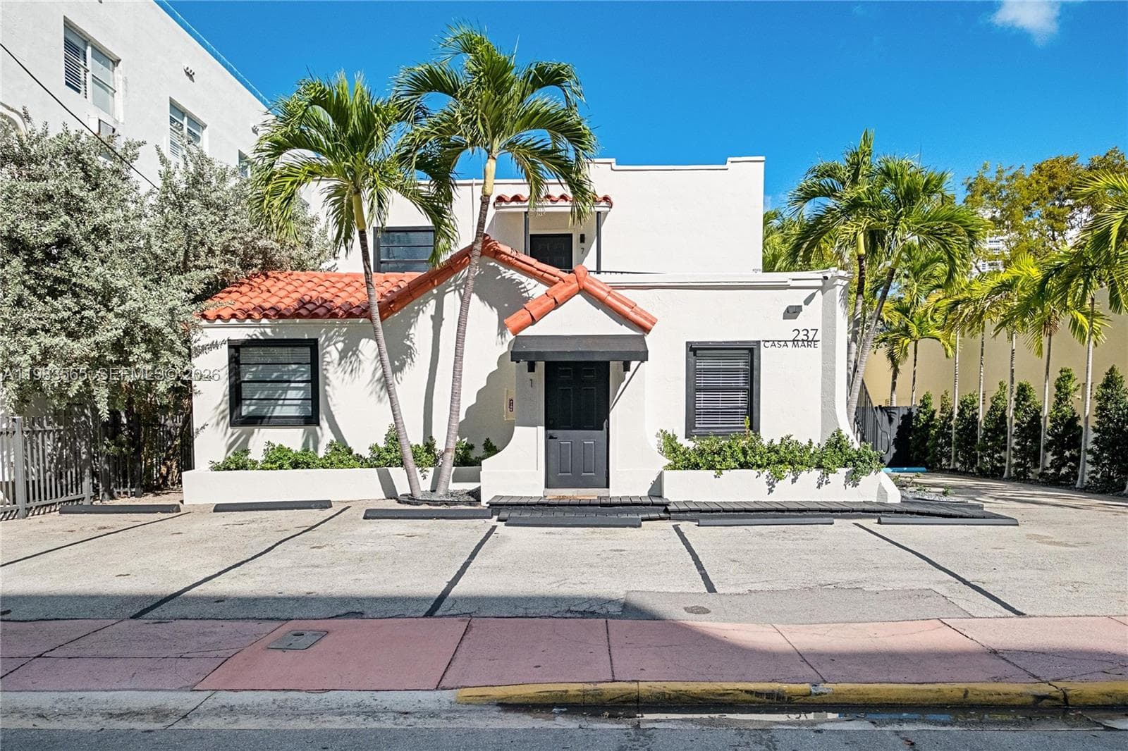 237 38th St # 4, Miami Beach FL 33140 — 25