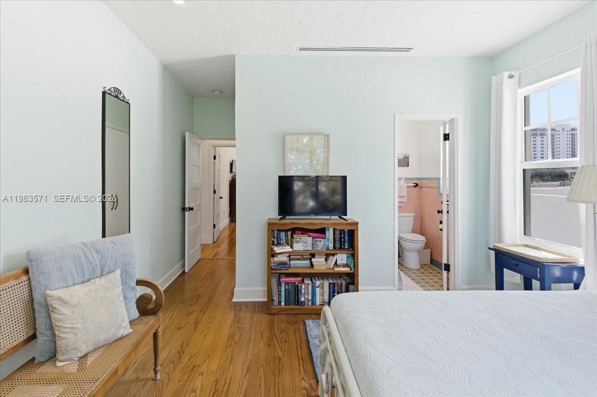 2463 Pine Tree Dr PH, Miami Beach FL 33140 — 26