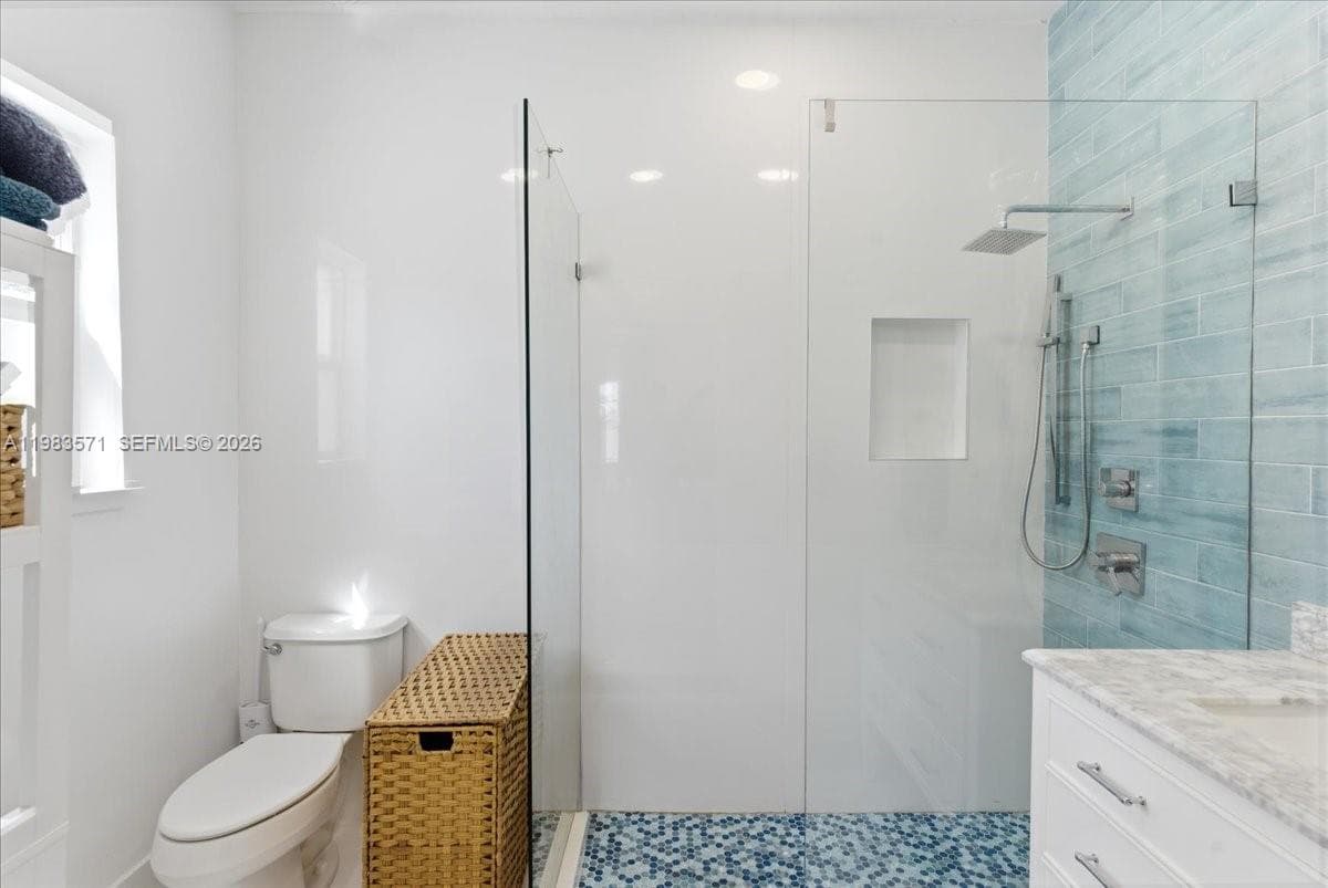 2463 Pine Tree Dr PH, Miami Beach FL 33140 — 22