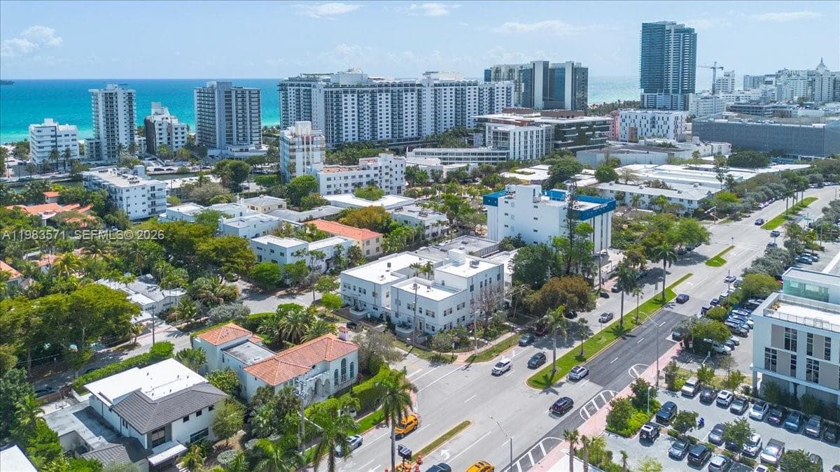 2463 Pine Tree Dr PH, Miami Beach FL 33140 — 1