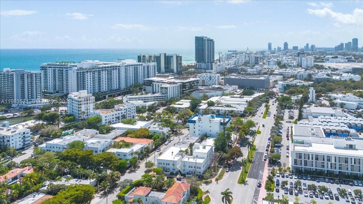 2463 Pine Tree Dr PH, Miami Beach FL 33140 — 28
