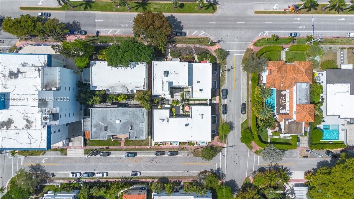 2463 Pine Tree Dr PH, Miami Beach FL 33140 — 29