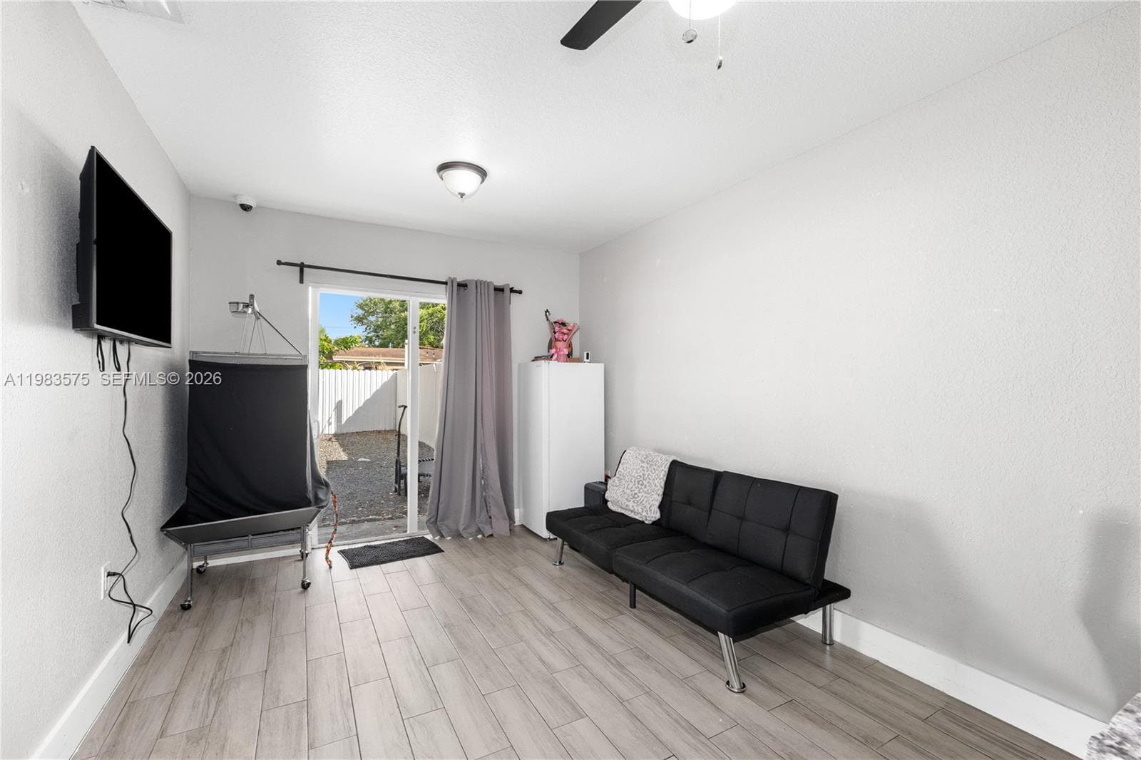 2419 NW 101st St, Miami FL 33147 — 23