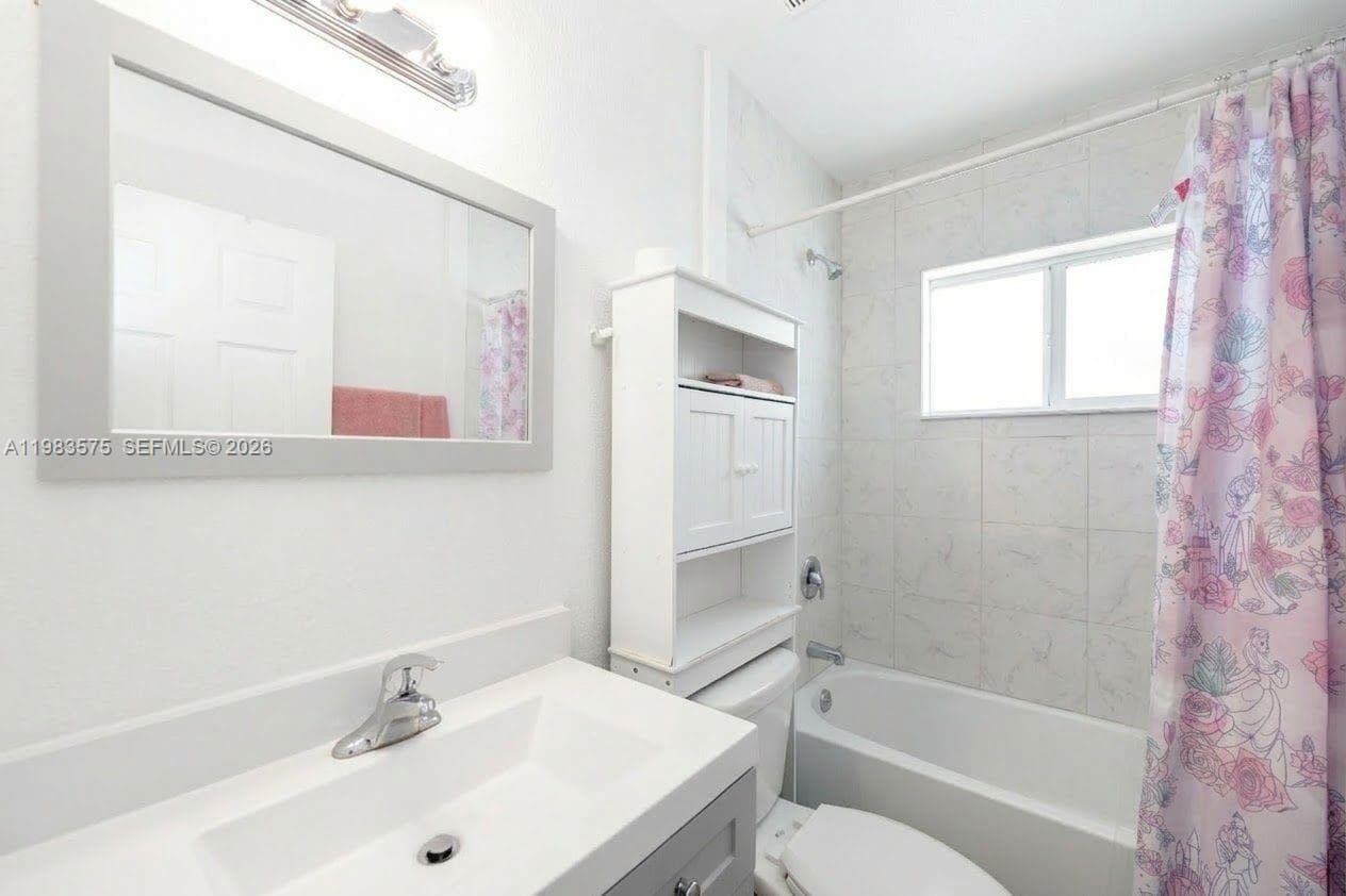2419 NW 101st St, Miami FL 33147 — 19