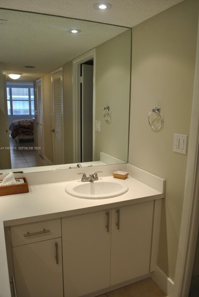6039 Collins Ave # 1006, Miami Beach FL 33140 — 15