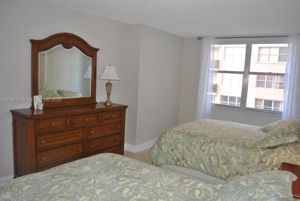 6039 Collins Ave # 1006, Miami Beach FL 33140 — 19
