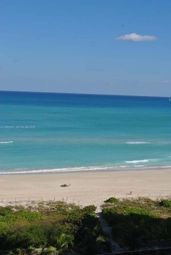 6039 Collins Ave # 1006, Miami Beach FL 33140 — 8