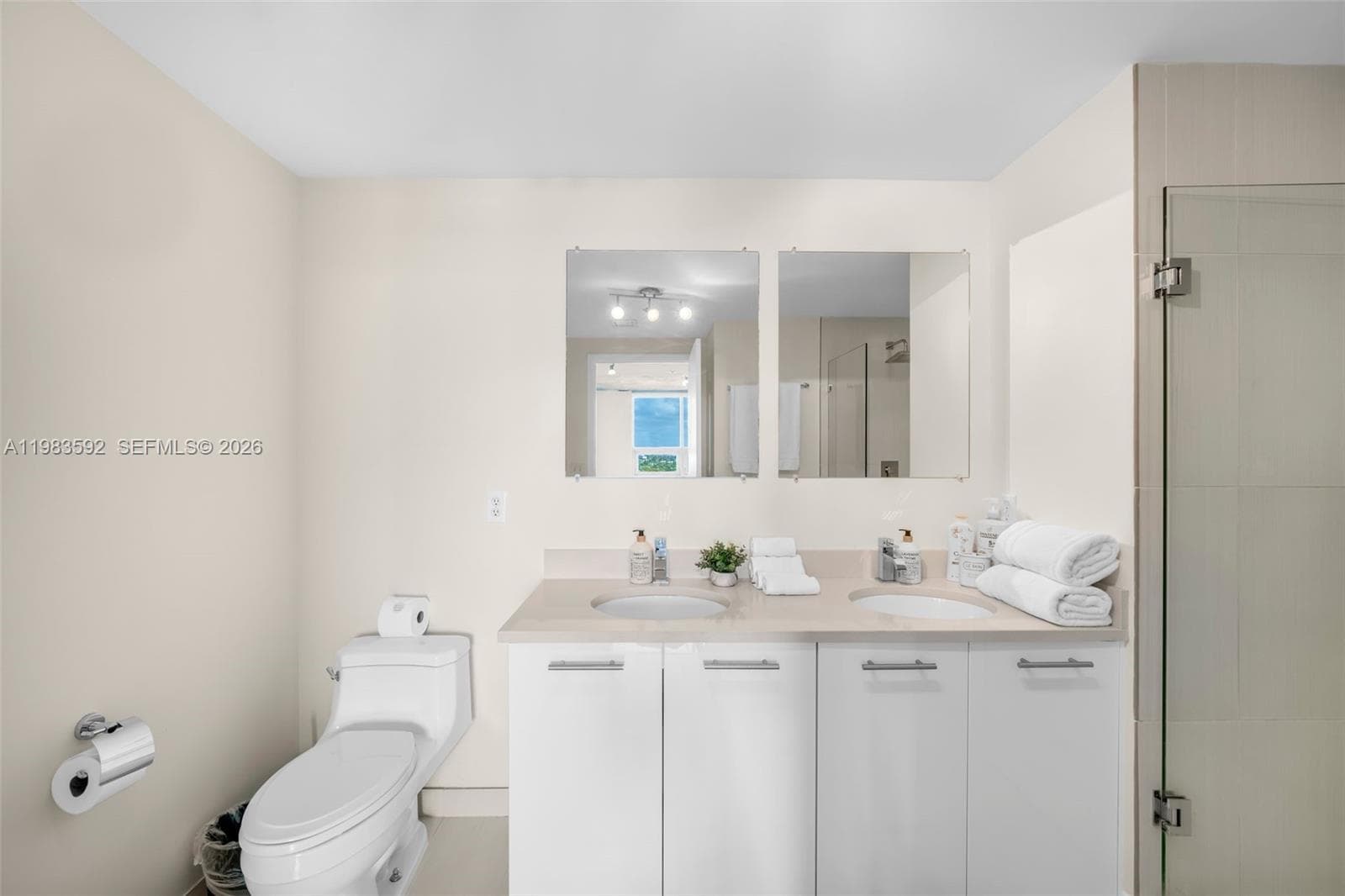 Midblock Miami Condo, Miami, FL — 20