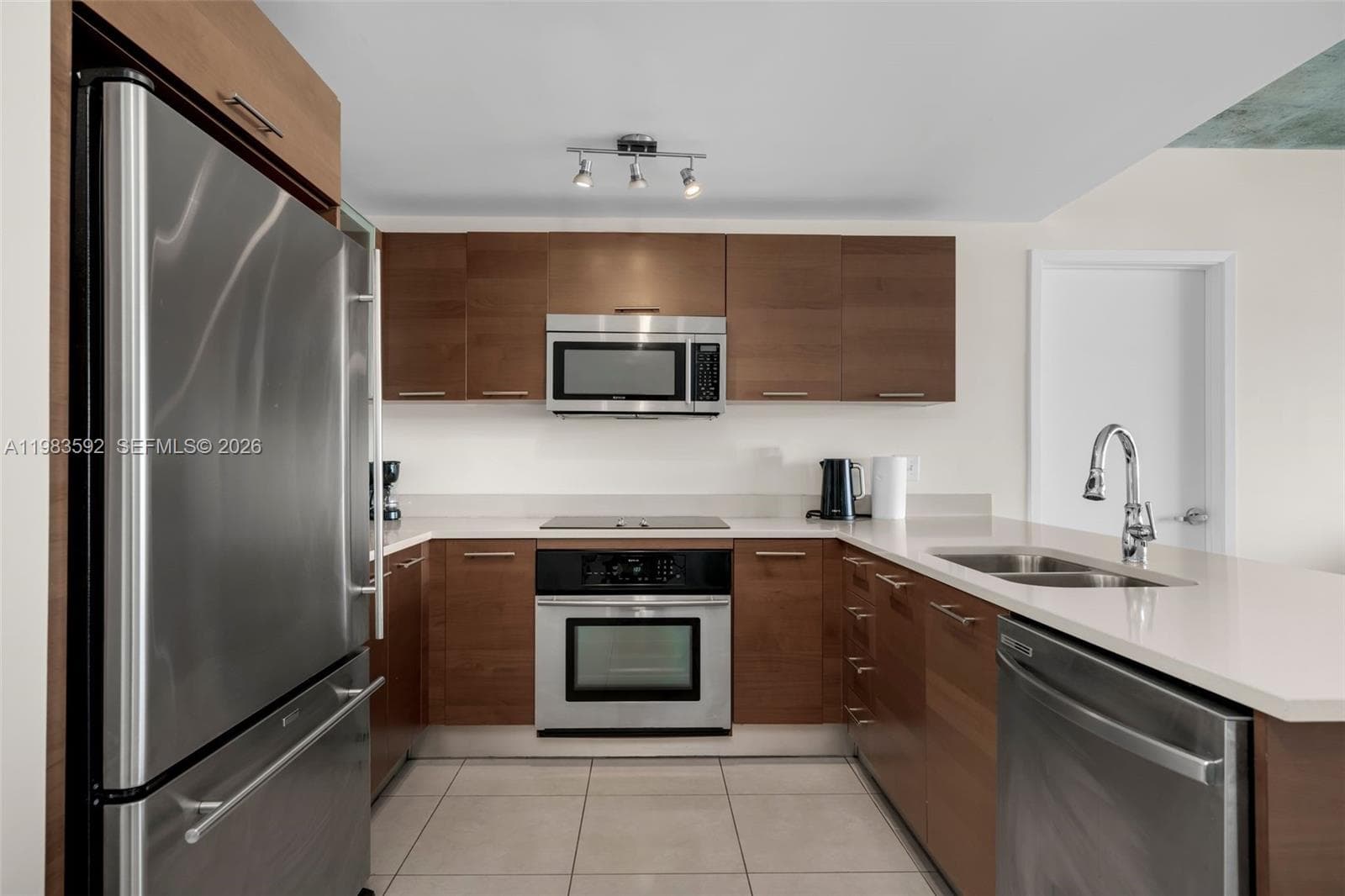 Midblock Miami Condo, Miami, FL — 9