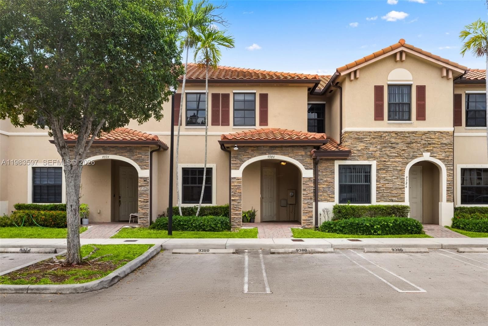 9380 W 33rd Ln, Hialeah FL 33018 — 13