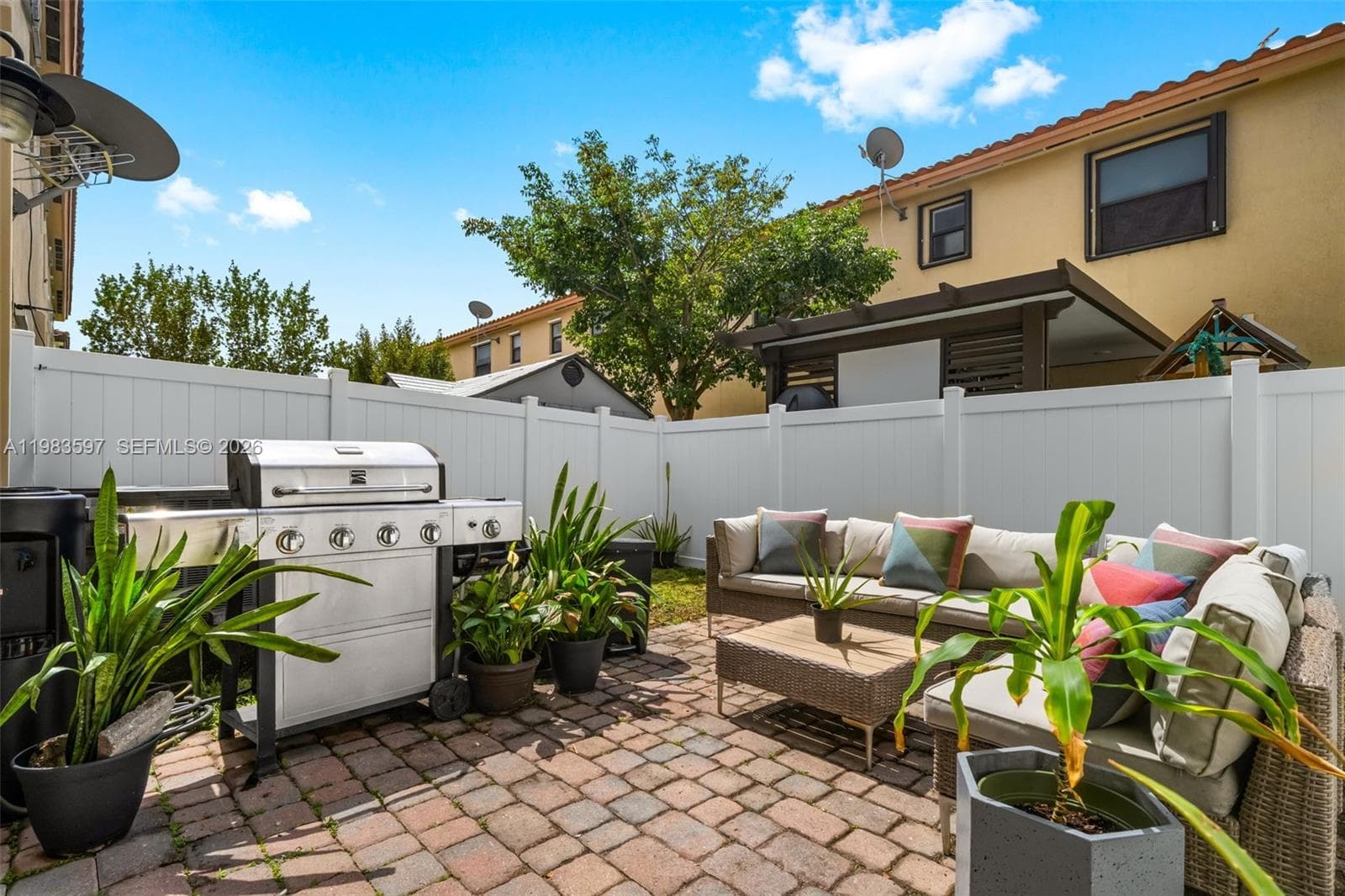 9380 W 33rd Ln, Hialeah FL 33018 — 15