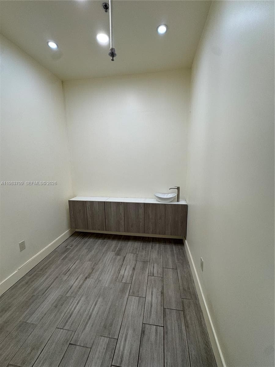 110 Washington Ave # 7, Miami Beach FL 33139 — 9