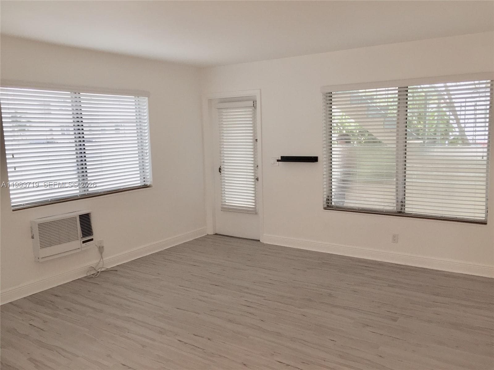 535 74 # 7, Miami Beach FL 33141 — 1