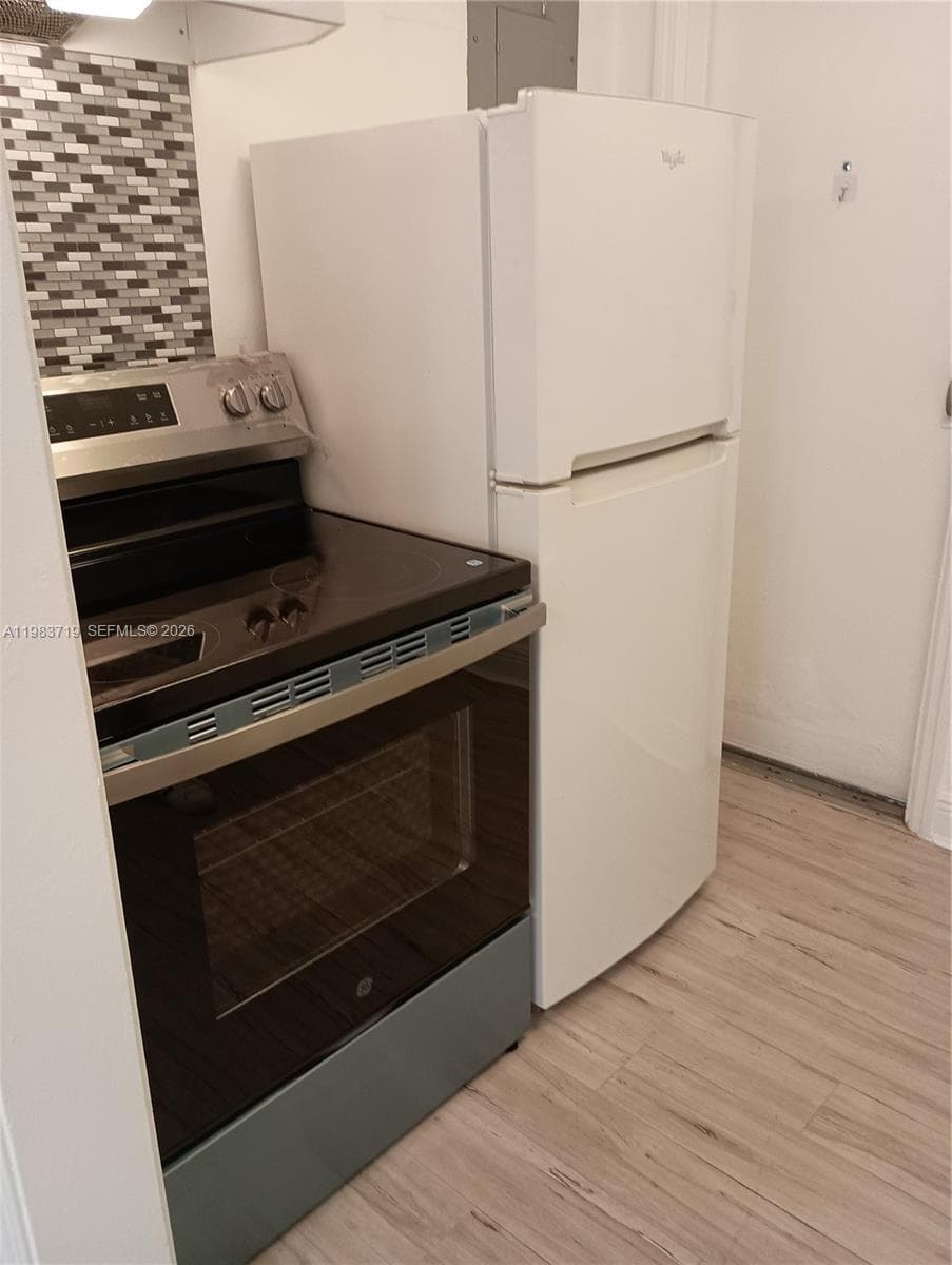 535 74 # 7, Miami Beach FL 33141 — 5