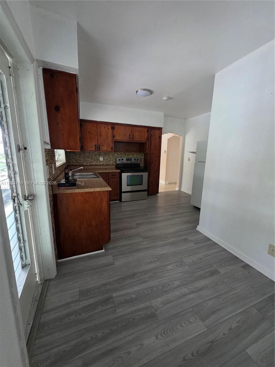Country Club Estates Sec, Miami Springs, FL — 5
