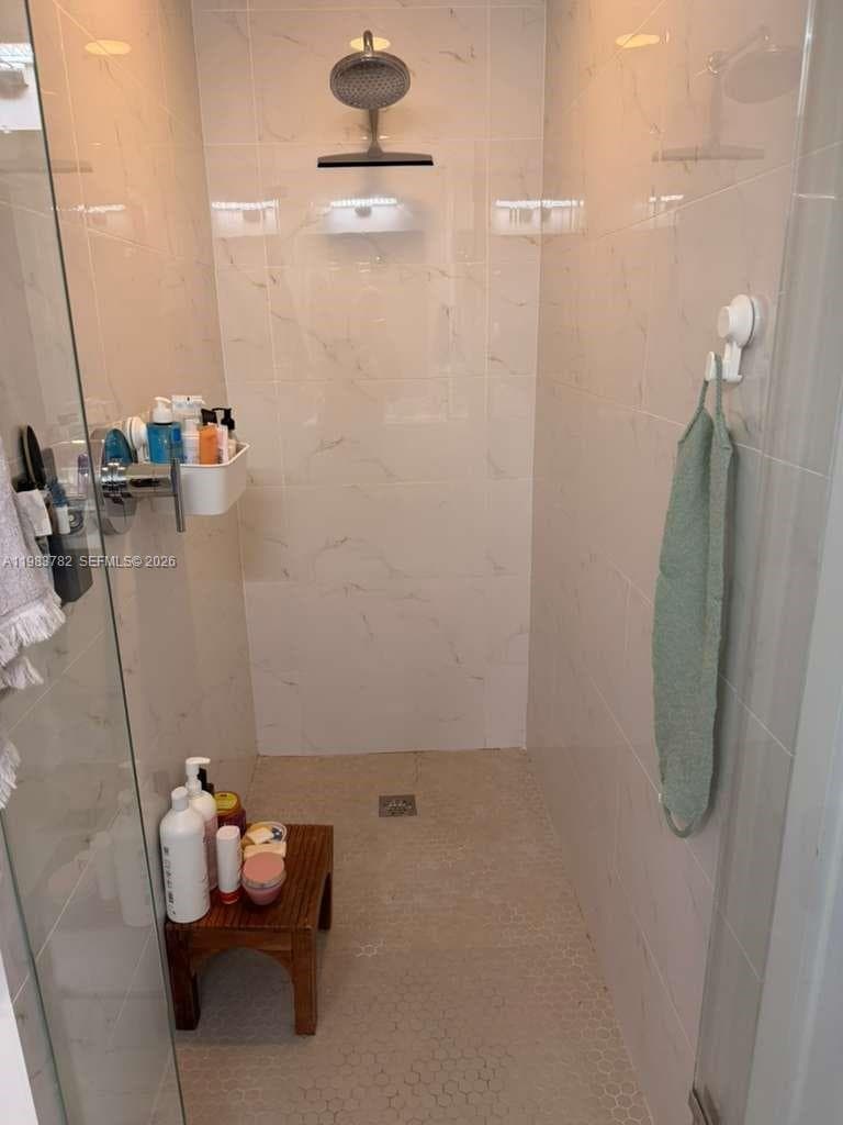 16385 BISCAYNE BLVD # 303, Sunny Isles Beach FL 33160 — 16