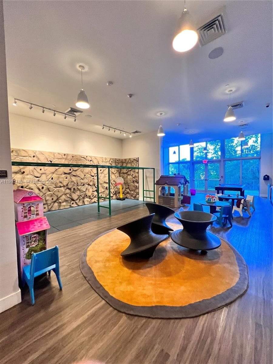 16385 BISCAYNE BLVD # 303, Sunny Isles Beach FL 33160 — 41