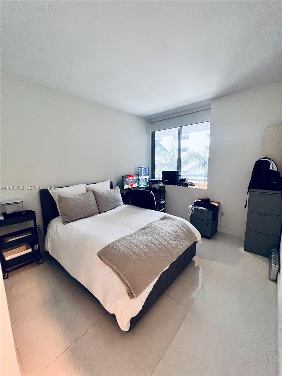 16385 BISCAYNE BLVD # 303, Sunny Isles Beach FL 33160 — 19