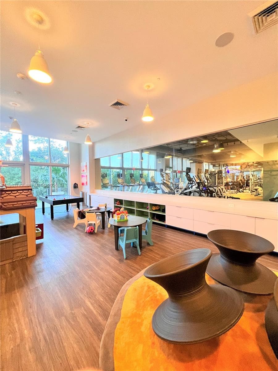 16385 BISCAYNE BLVD # 303, Sunny Isles Beach FL 33160 — 40