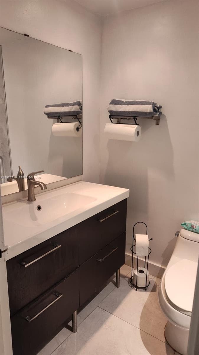 200 177 DR # 115, Sunny Isles Beach FL 33160 — 2