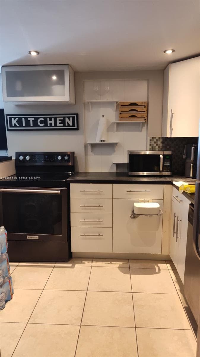 200 177 DR # 115, Sunny Isles Beach FL 33160 — 3
