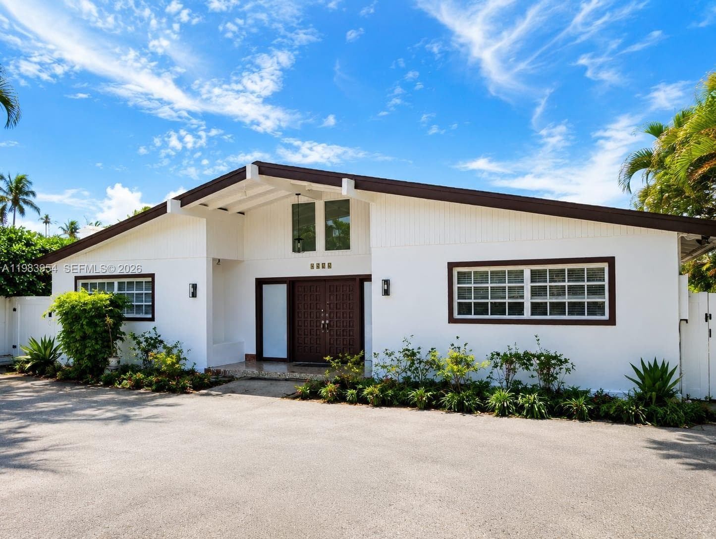 4560 Prairie Ave, Miami Beach FL 33140 — 5