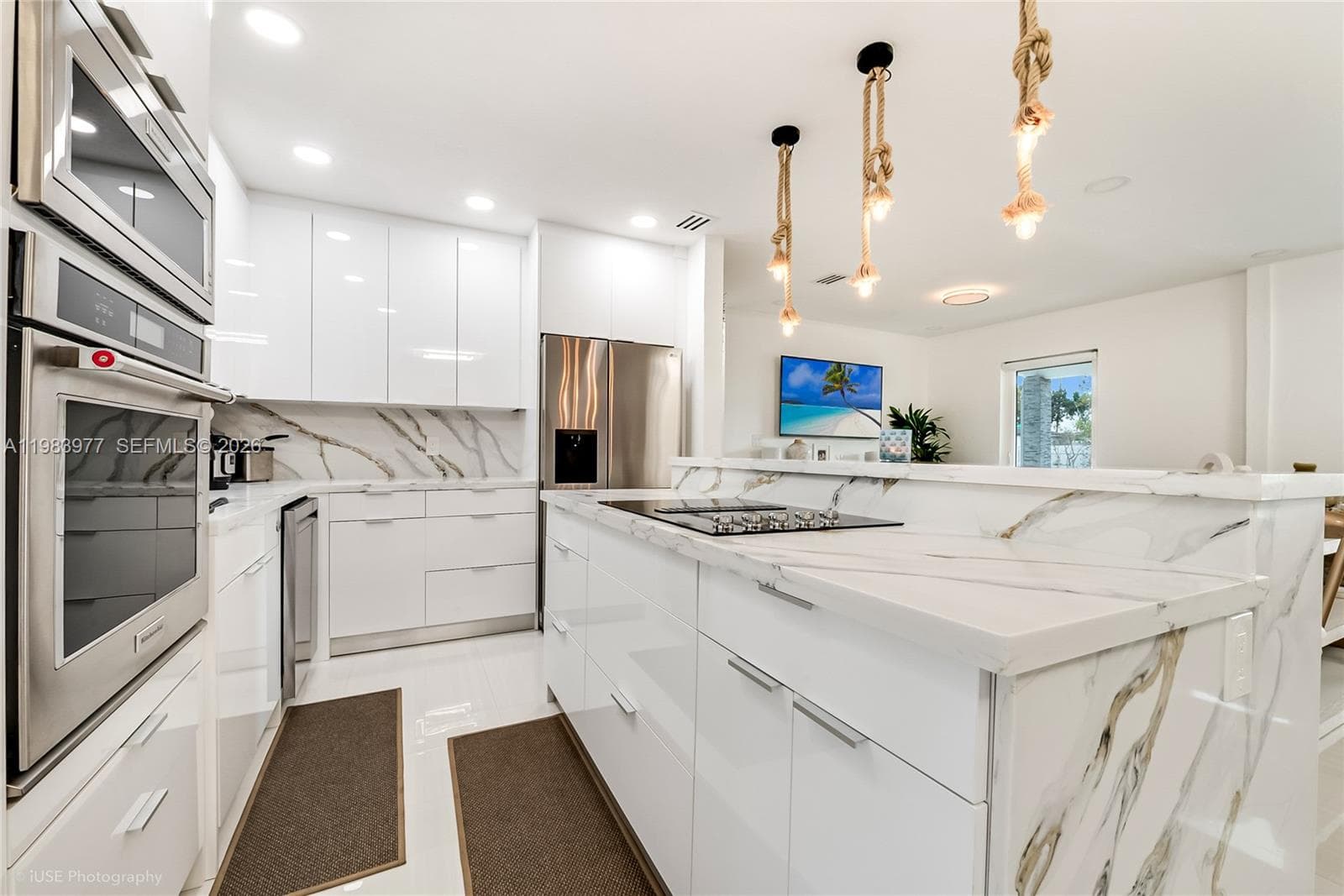 7235 SW 39th St, Miami FL 33155 — 7