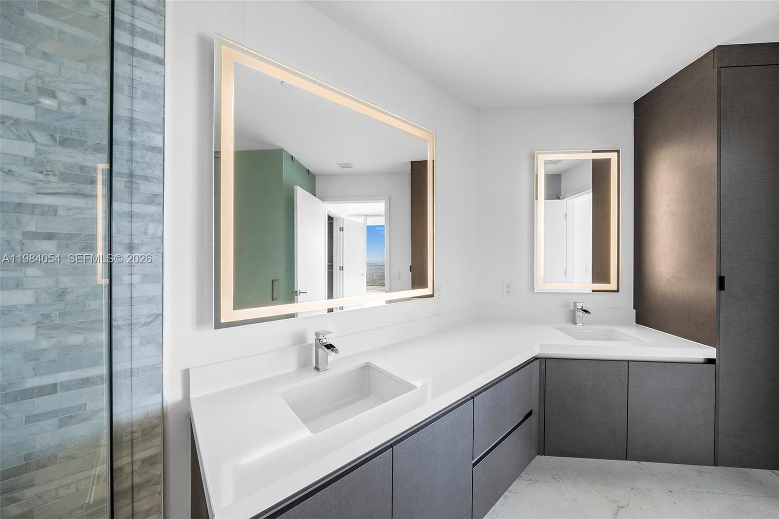 851 NE 1st Ave # 4010, Miami FL 33132 — 13