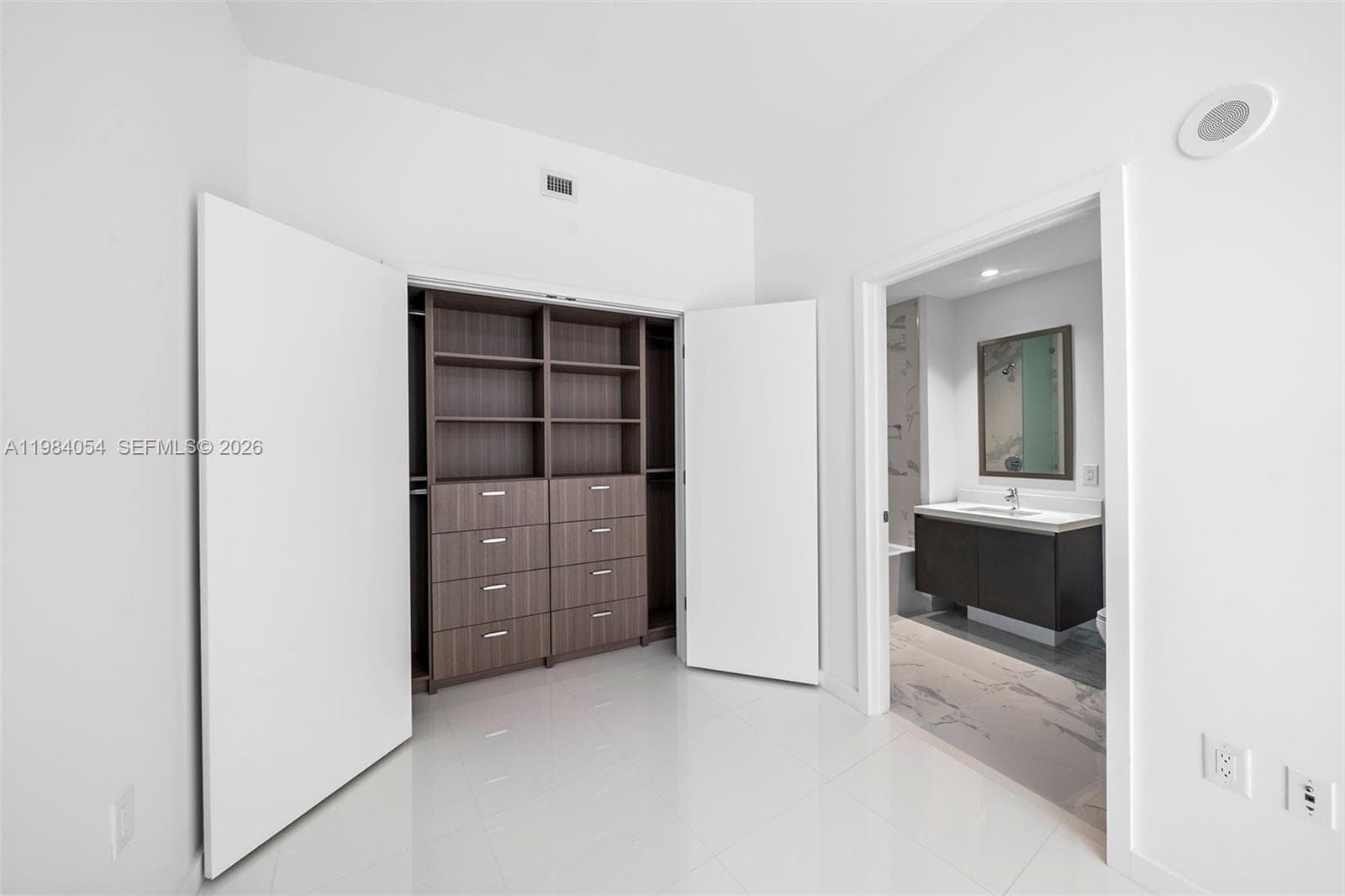 851 NE 1st Ave # 4010, Miami FL 33132 — 15