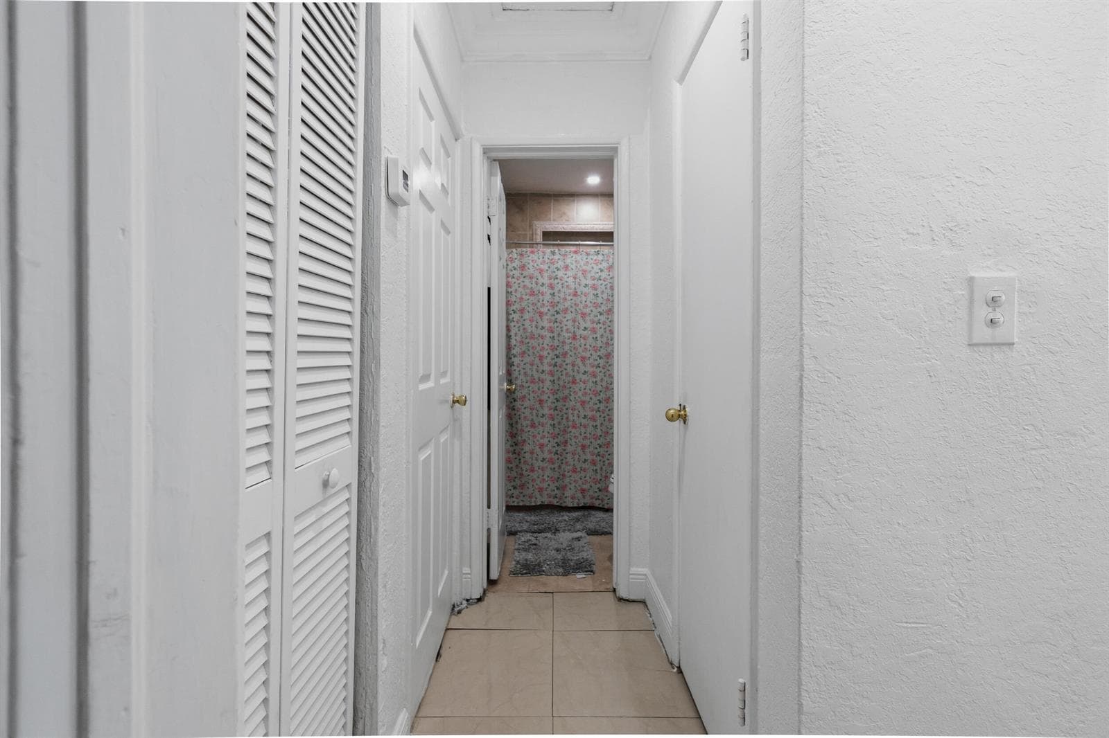 4970 E Palm Court, Hialeah FL 33013 — 17