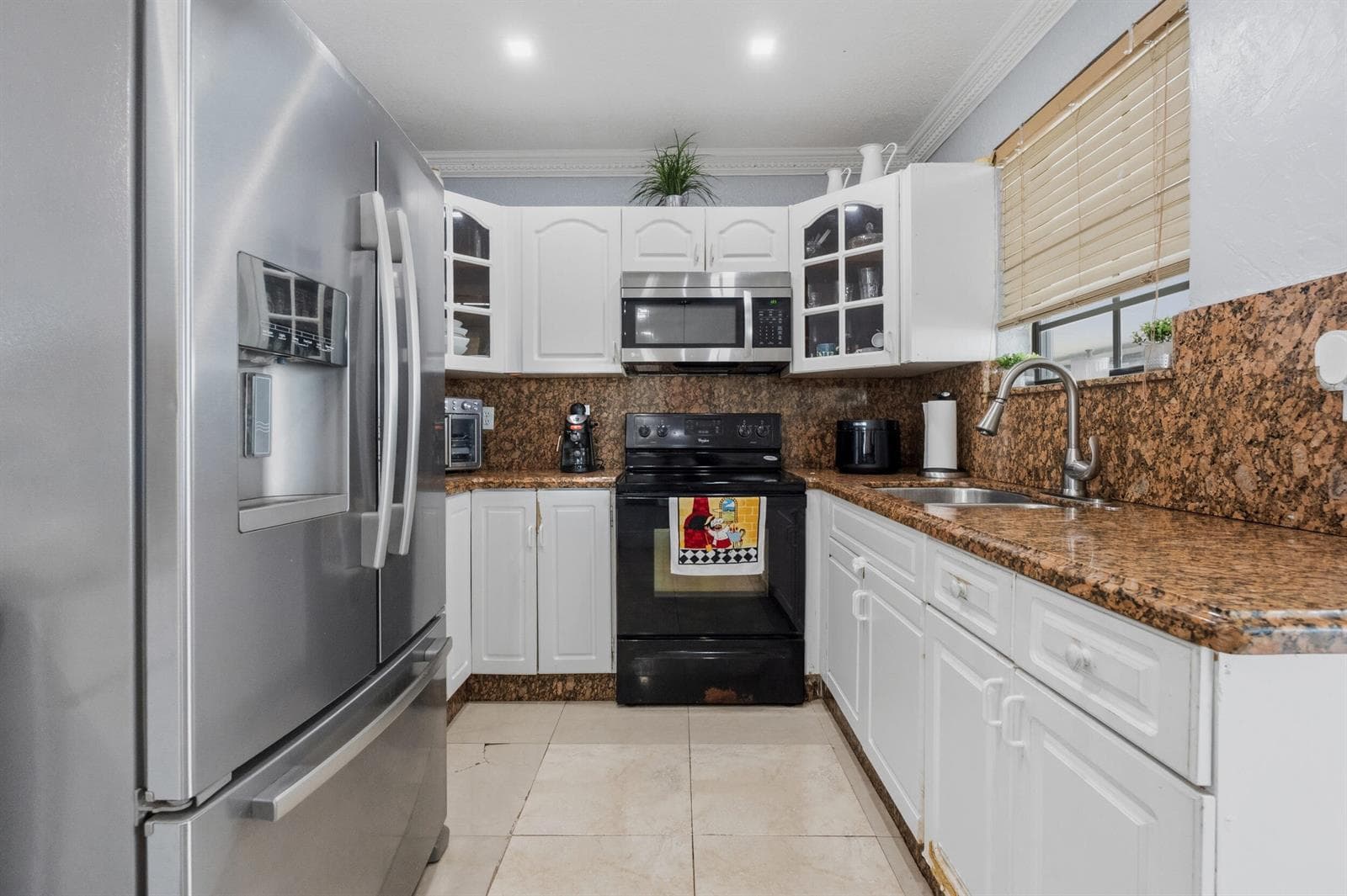 4970 E Palm Court, Hialeah FL 33013 — 10