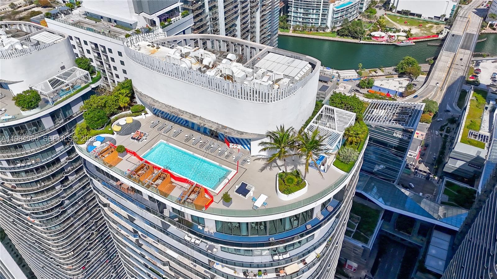 45 SW 9th St # 1405, Miami FL 33130 — 34