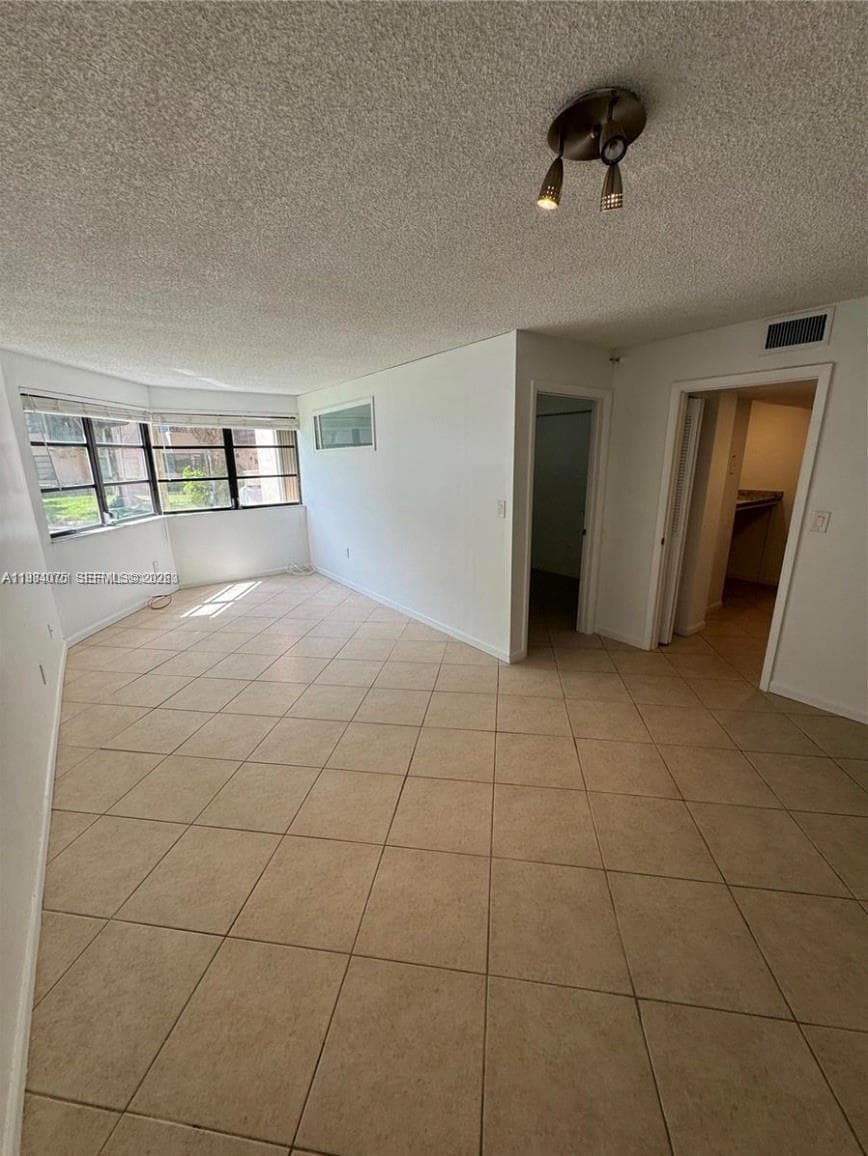 20850 San Simeon Way # 5, Miami FL 33179 — 4
