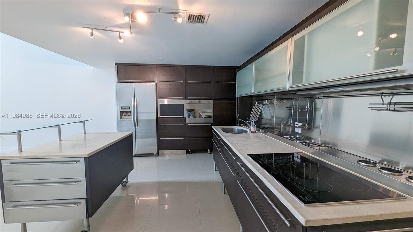 6000 Collins Ave # 111, Miami Beach FL 33140 — 3