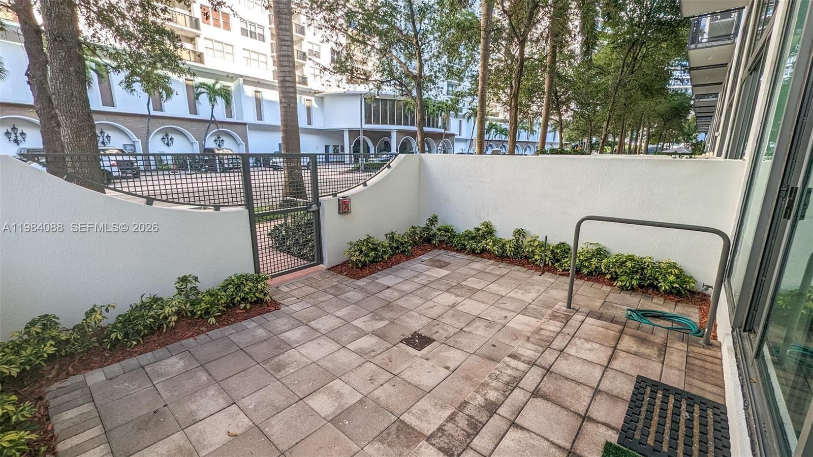 6000 Collins Ave # 111, Miami Beach FL 33140 — 8