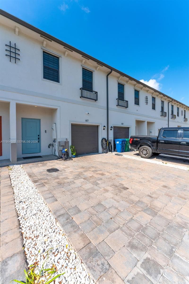 617 SW 11th St, Florida City FL 33034 — 23