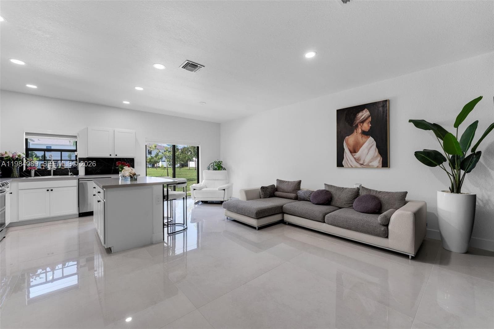 617 SW 11th St, Florida City FL 33034 — 6