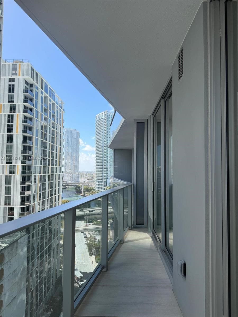 77 SE 5TH ST # 1611, Miami FL 33131 — 10