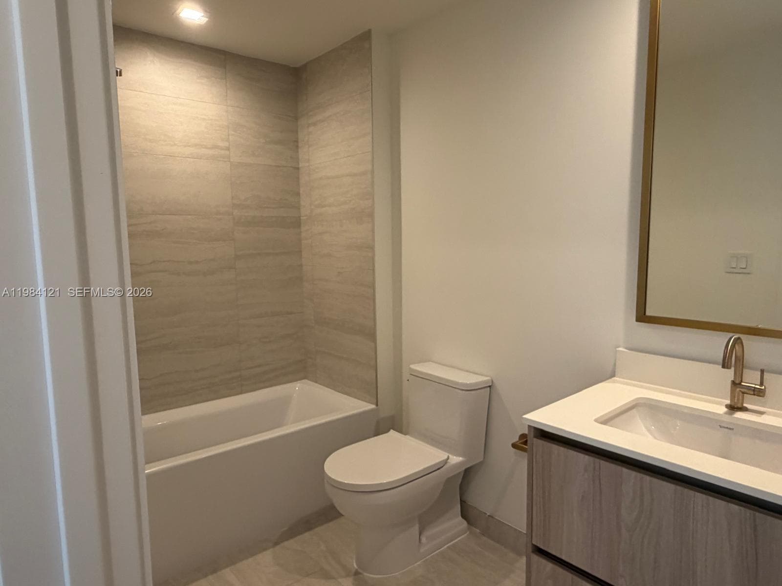 77 SE 5TH ST # 1611, Miami FL 33131 — 15